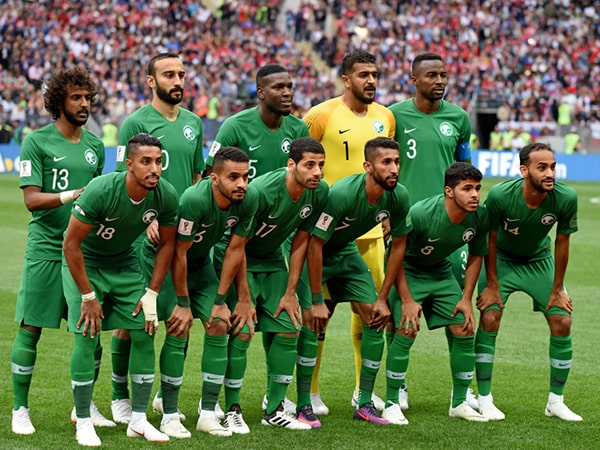 Tổng số cầu thủ 1 đội bóng đá gồm bao nhiêu người